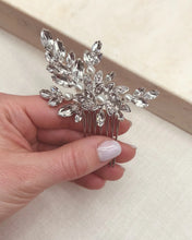 Cargar imagen en el visor de la galería, Peineta Elsa