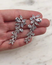 Cargar imagen en el visor de la galería, Delilah Earrings