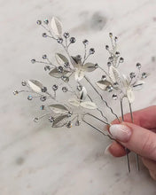 Cargar imagen en el visor de la galería, Delicate Leaf Pins ( Set de 3)