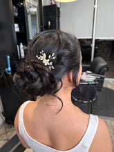 Cargar imagen en el visor de la galería, Ivory Golden Opal Pin (Conjunto 2 pines)