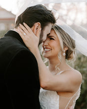 Cargar imagen en el visor de la galería, Aretes Allure