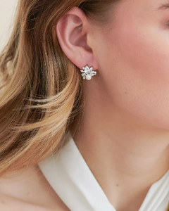 Petite Studs Pearl