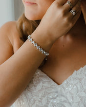 Cargar imagen en el visor de la galería, Brazalete Giselle