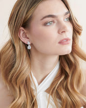 Cargar imagen en el visor de la galería, Aretes Leah  (Plateado)