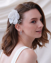 Cargar imagen en el visor de la galería, Hepburn Flower