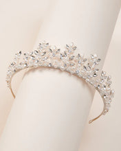 Cargar imagen en el visor de la galería, Rosa Pearl Tiara