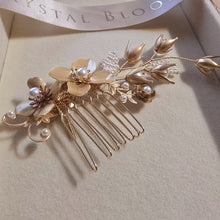 Cargar imagen en el visor de la galería, Glendy Peineta Dorada