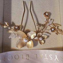 Cargar imagen en el visor de la galería, Cizy Hair High Pin Dorado