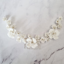 Cargar imagen en el visor de la galería, Tocado Peonia