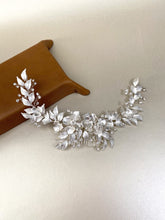 Cargar imagen en el visor de la galería, Mercedes Headpiece