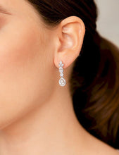 Cargar imagen en el visor de la galería, Aretes Amore