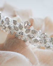 Cargar imagen en el visor de la galería, Spectacular Tiara