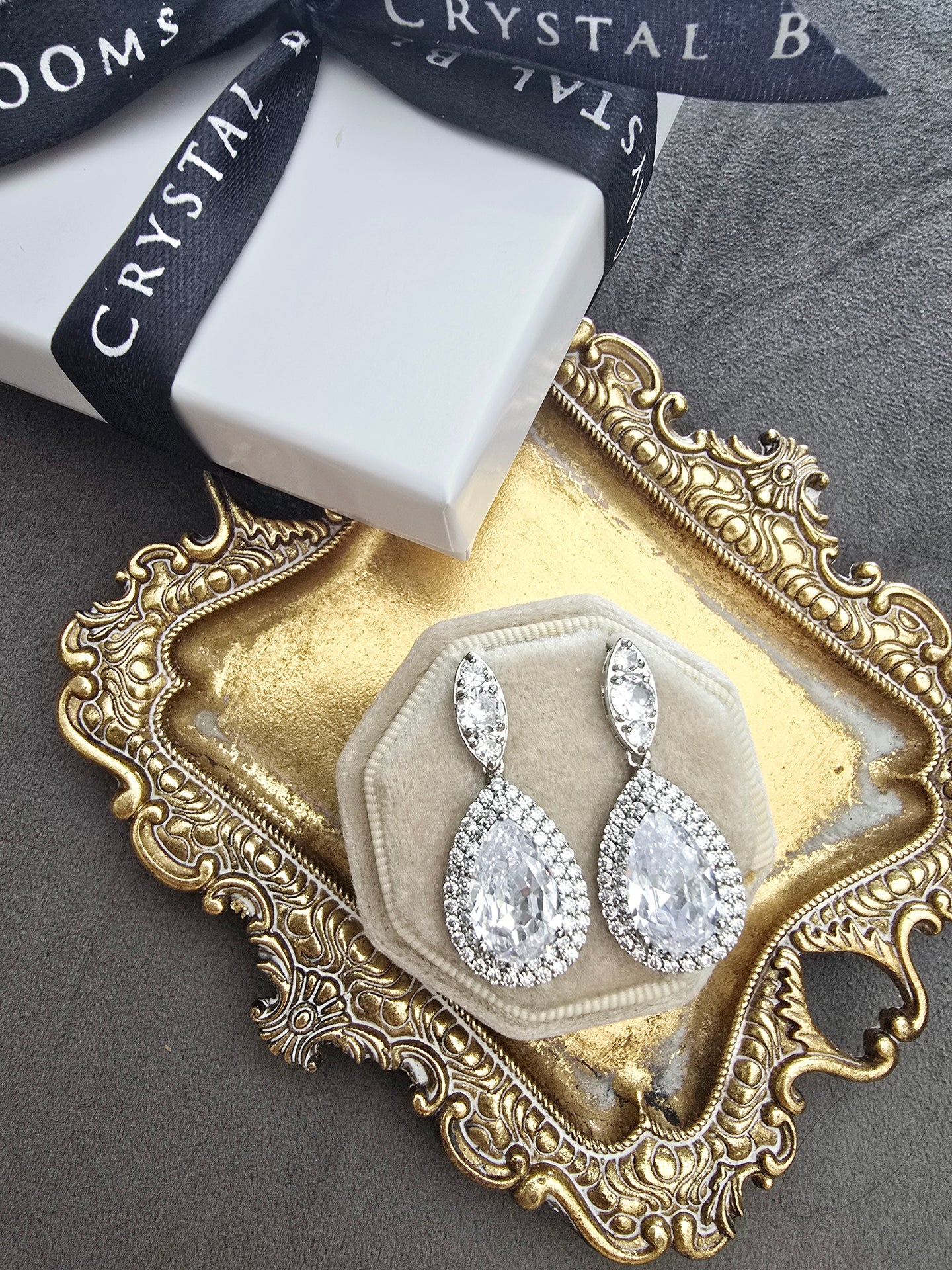 Cicy Earrings
