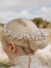 Cargar imagen en el visor de la galería, Tocado Giselle