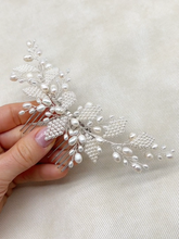 Cargar imagen en el visor de la galería, Lottie Headpiece