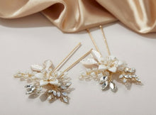 Cargar imagen en el visor de la galería, Ivory Golden Opal Pin (Conjunto 2 pines)