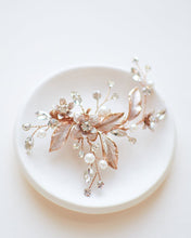 Cargar imagen en el visor de la galería, Petite Floral Clip Rosegold